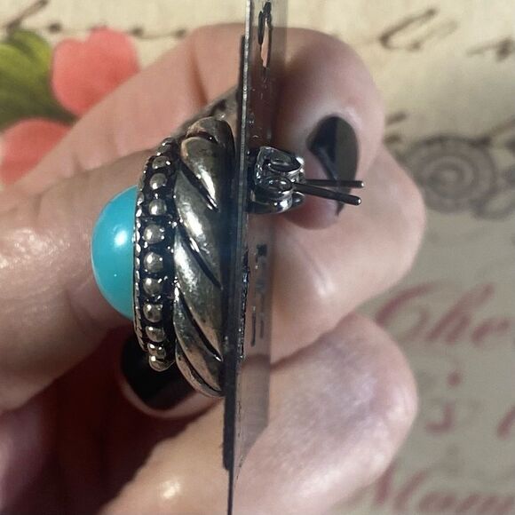 Avon Vintage Button Earrings Turquoise and Silver Southwestern Boho Jewelry - Picture 2 of 5